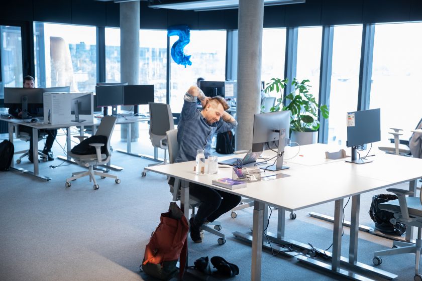 Kaune duris atvėrė „Hostinger“ biuras su dirbtinio intelekto liokajumi ir vitamino D lempomis