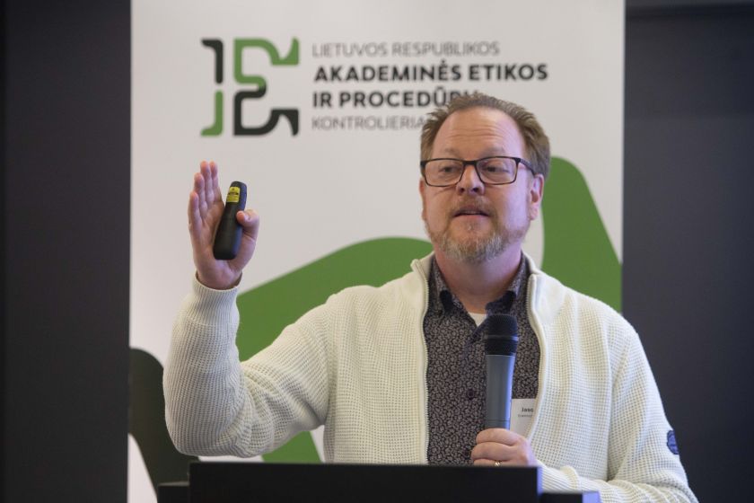 
Akademinės etikos ir procedūrų kontrolieriaus tarnyba: etiškas dirbtinio intelekto naudojimas mokslo ir studijų procese – iššūkis, kuriam pasiruošti neturime daug laiko                