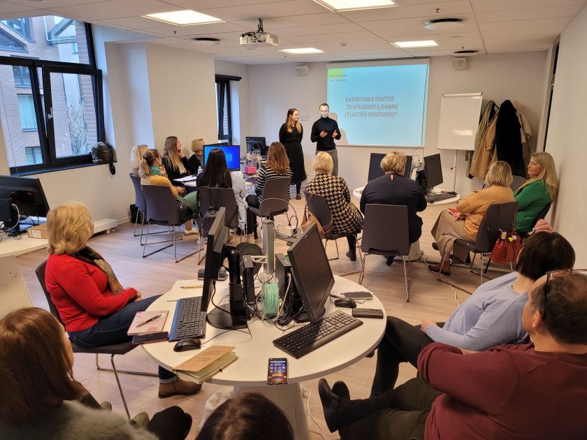 Kad 3D spausdintuvai mokyklose nedulkėtų – naujų technologijų mokosi ir mokytojai