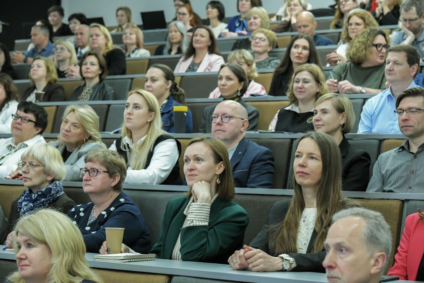 „Išmanusis dėstymas 5.0“ subūrė virš 100 dėstytojų iš visos Lietuvos: gilinosi į ateities mokymo tendencijas