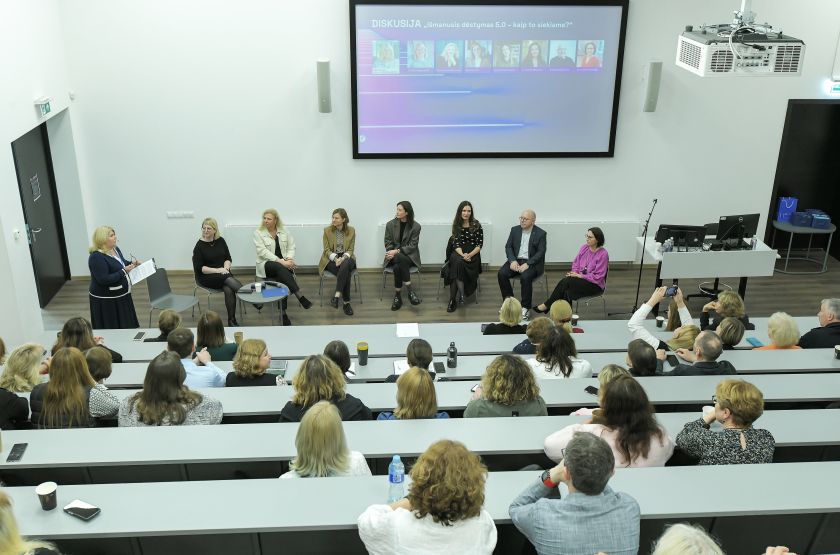 „Išmanusis dėstymas 5.0“ subūrė virš 100 dėstytojų iš visos Lietuvos: gilinosi į ateities mokymo tendencijas